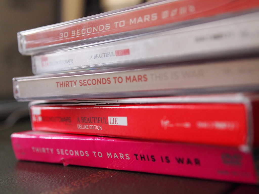 30 seconds to mars lie. Thirty seconds to Mars a beautiful Lie. 30 STM A beautiful Lie album. Beautiful Lies. Lie20s.