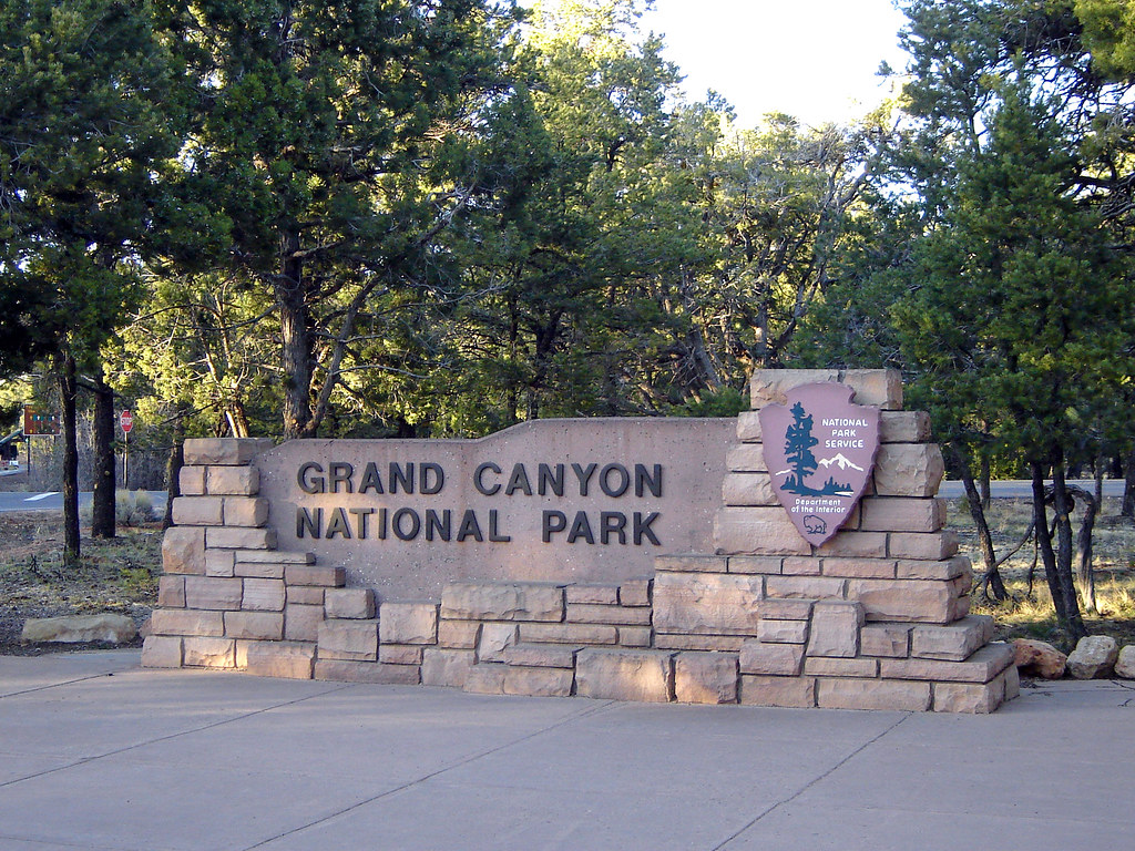 Parking - South Rim Visitor Center and Village - Grand Canyon National Park  (U.S. National Park Service)