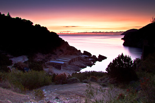 El alba en sa cala D´en Serra by ibzsierra, sea costa mer sunrise canon dawn coast mare alba amanecer ibiza 7d eivissa baleares digitalcameraclu