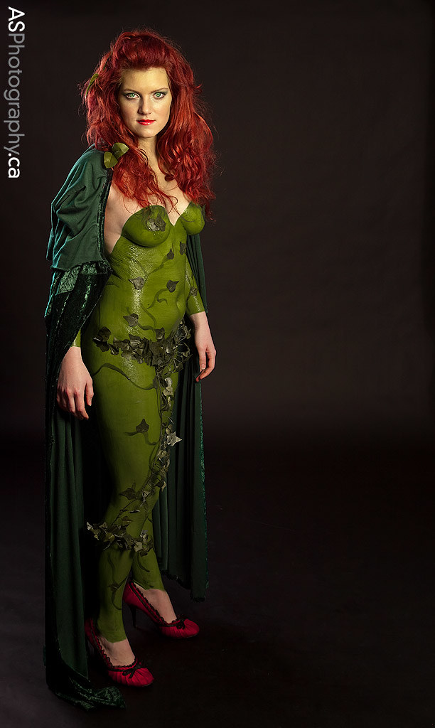 Poison Ivy body paint…first time using liquid latex and cotton balls for  special fx vines. : r/halloween