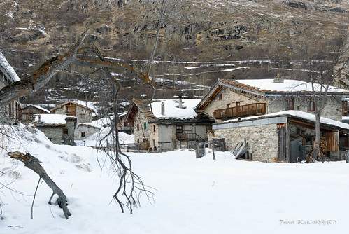 Rudesse hivernale | Ce village savoyard situé au fin fond de… | Flickr