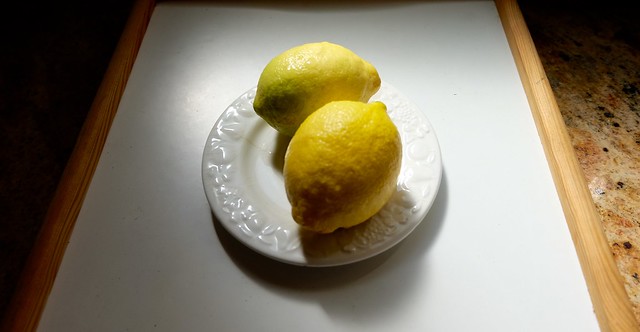 125.     Dos limones.................336D
