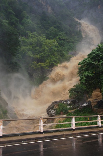 2011-0731 Sri Lanka (UP) Ella - Rawana Waterfall during Tropical Cyclone 05B