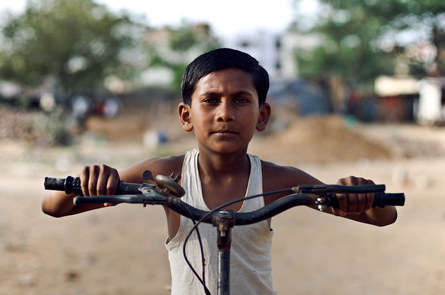 Indian kid on his bike (Gurgaon, India)