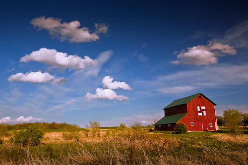 red sky usa art wisconsin clouds oregon barn rural america landscape photography photo spring midwest folkart day quilt image country picture bluesky clear american april northamerica canonef1740mmf4lusm 2012 canoneos5d danecounty lorenzemlicka