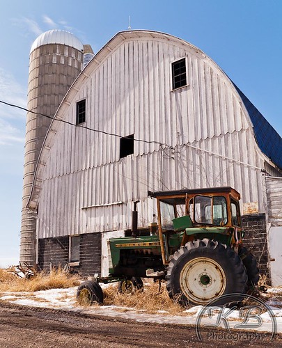 wood old winter white snow tractor cold building barn rural landscape ancient flickr farm country silo clear weathered blueskies decaying dilapidated facebook fairweather oliver1650