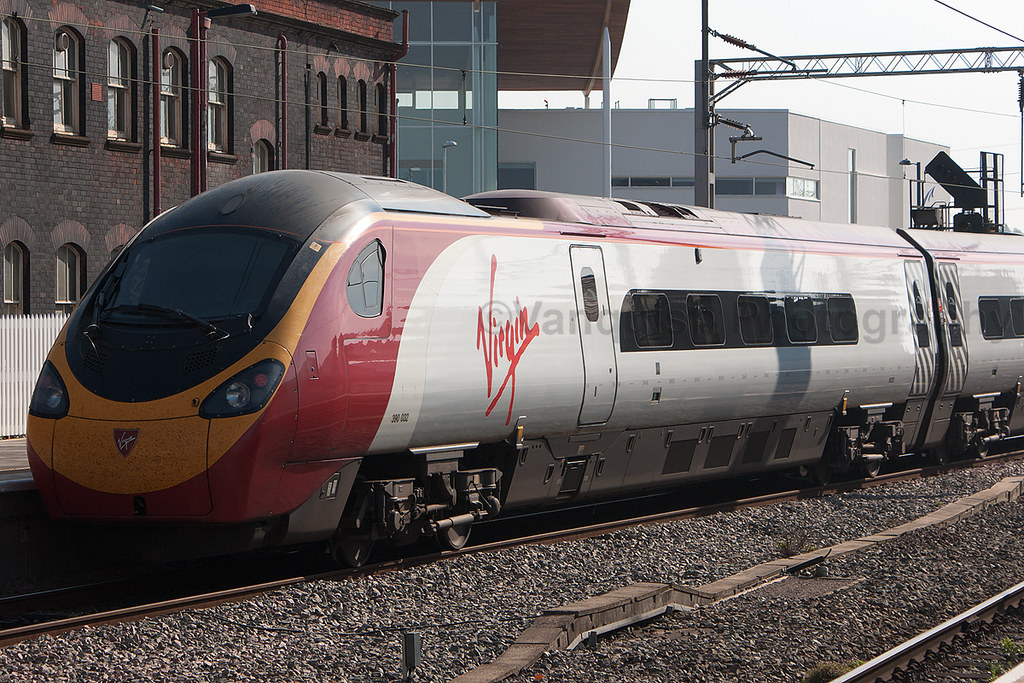 390032 Virgin Trains Pendolino Stoke-On-Trent