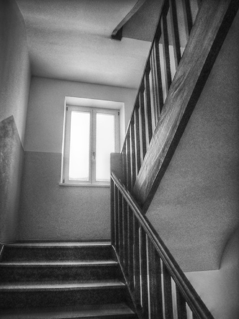 staircase b/w