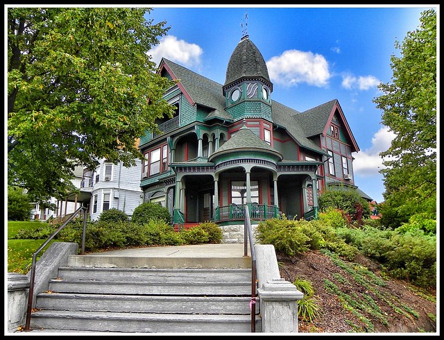 500 N McBride St ~ Syracuse NY ~ Architecture  ~ Queen Anne/Victorian