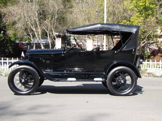 1926-ford-model-t-touring-004