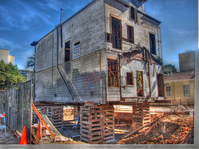 This House is On the Move, Handheld HDR