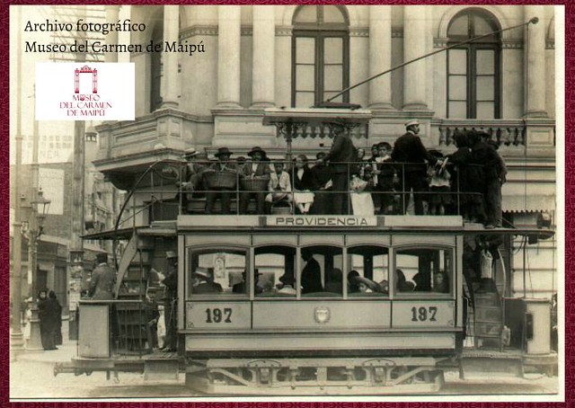 El carro 6 La Palma por la Plaza de Armas, acera poniente, 1927