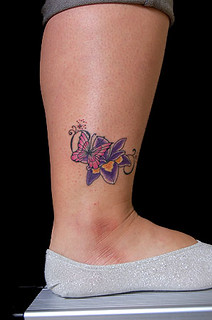 蝶 バタフライ 足首 Tattoo タトゥー 刺青 ジャパニーズ ワンポイント トライバル カラーにブラック グレ Flickr