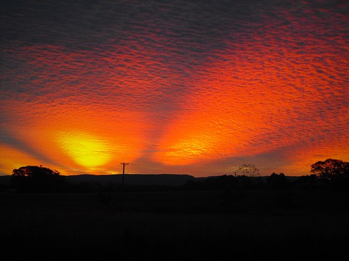 sunset lightshow altocumulus clouds mackerelsky kyogle nsw weather climate