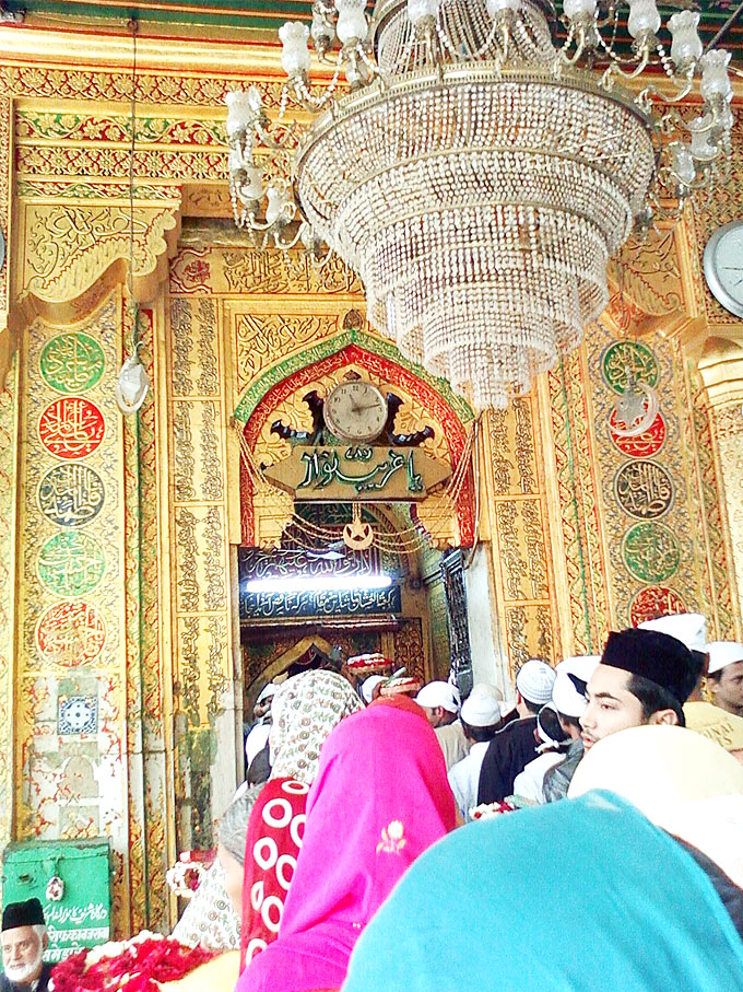 Dargah of Hazrat Khwaja Moinuddin Hasan Chishti (.), popularly known as  Gharib Nawaz, at Ajmer - a photo on Flickriver