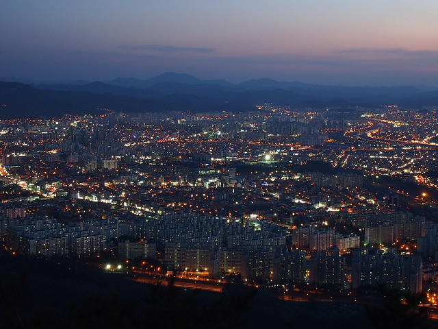 Night-Cityscape-Daejeon-South Korea