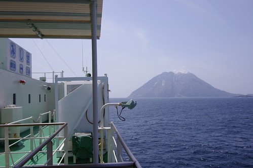 sea mountain japan ferry port island volcano kagoshima mishima da1645mm 薩摩硫黄島 三島村