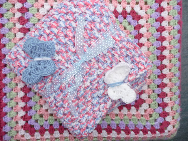 142. 'Layette blanket' made and donated by Katou! (Katia). Thank you!