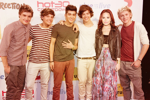 One Direction and Demi # Manip