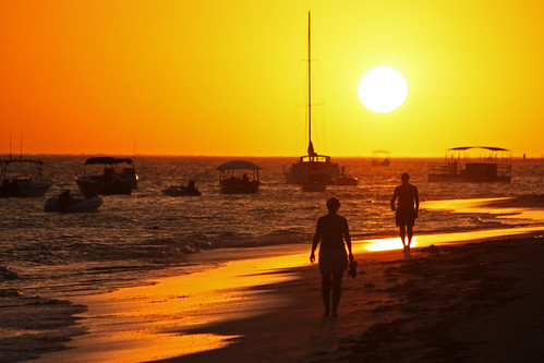 ocean sun beach silhouette yellow jaune sunrise soleil sand dominicanrepublic sable outline vacancy plage puntacana vacance aube republiquedominicaine puntacana2012
