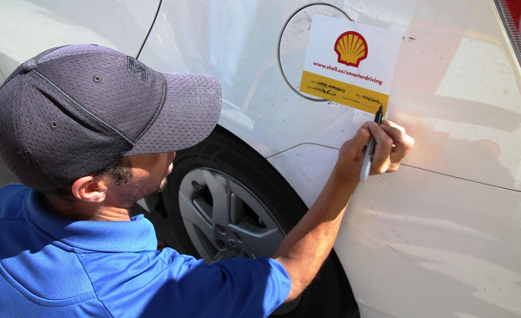 Shane Rohan Shell Shane Mathews, Shell manager South Salt Lake City signs ca… | Flickr