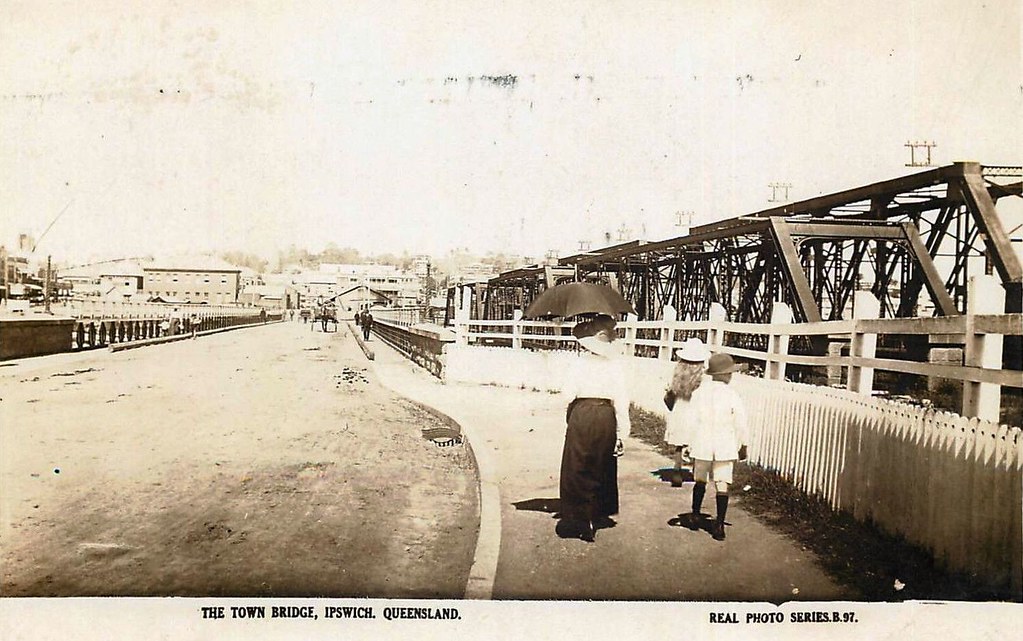 The Town Bridge, Ipswich, Queensland - circa 1915