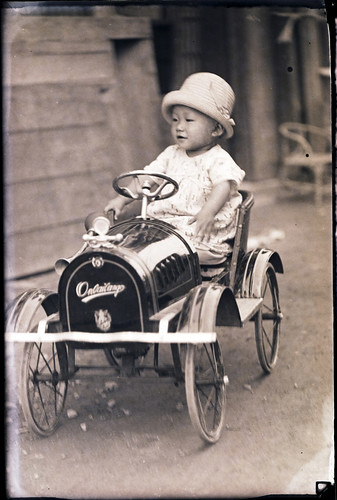 boy glass hat car childhood toy japanese child play models negative 1910 pedal role kobayashi kamui 小林 可夢偉