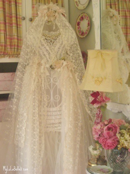 Vintage Bride dress form
