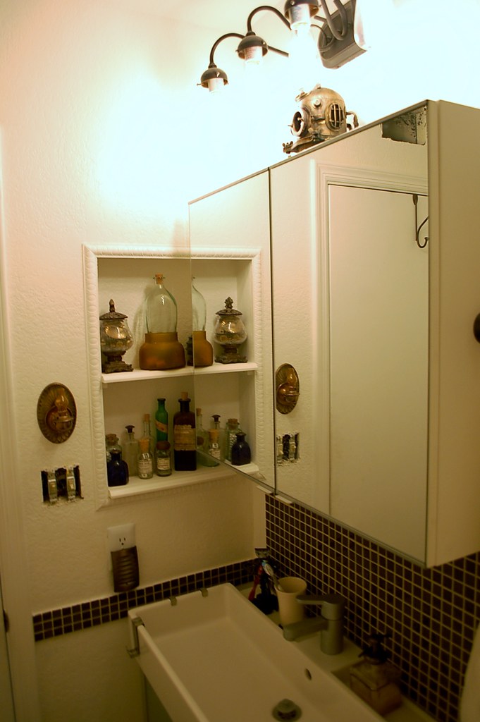 Hallway Bathroom - Medicine Cabinet and Niche