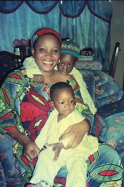 Archive YAShuaib's wife with kids, Gidado and Saad in 2000