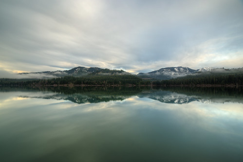 nature landscape reflection eastonstatepark lake scenic pacificnorthwest canon wideangle cloudy day canoneos5dmarkiii samyang14mmf28ifedmcaspherical washington