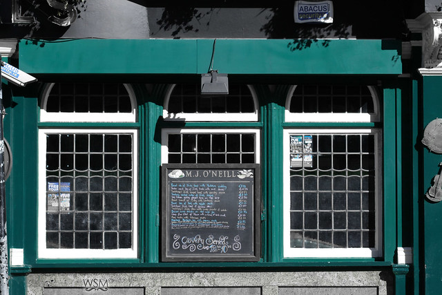 Window pub, O'Neill - Dublin, IE