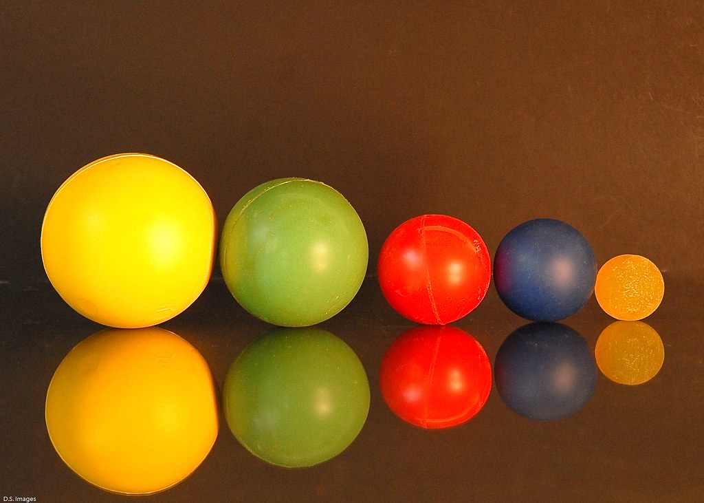 3216. Five rubber balls