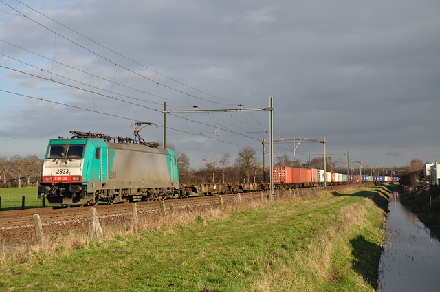 NMBS 2833 met containershuttle, Breda, 27-01-2012