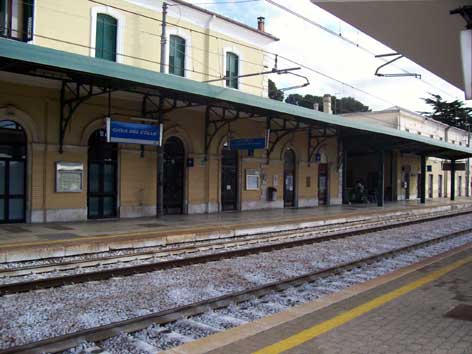 stazione-ferroviaria-luogo-