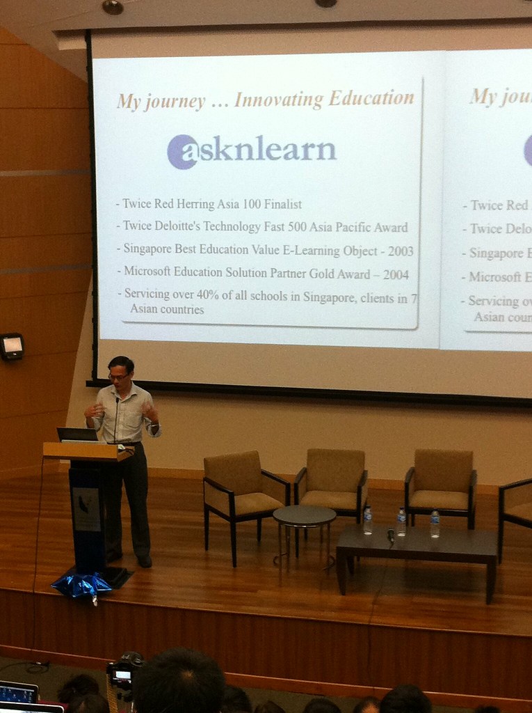 Background of asknlearn | kanechua | Flickr