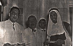 خلال أحد دعوات العشاء  الرسمية  - جده - 1954