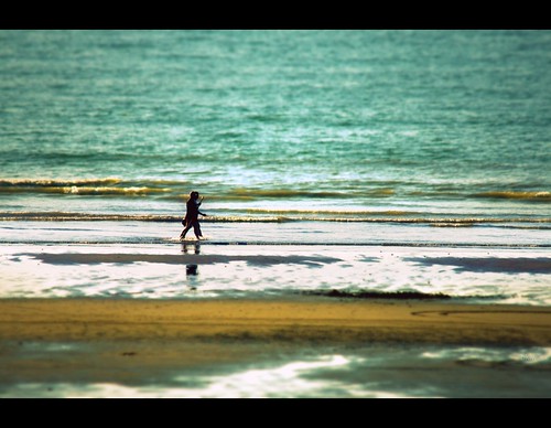 newzealand reflection beach wet water silhouette digital canon walking sand waves exercise walk shoreline wave reflected reflect shore nz dslr swells stroll aotearoa waitarere neos400d