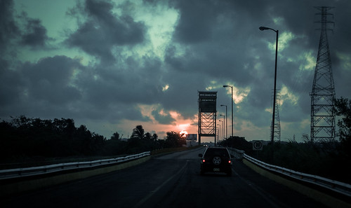 Al puente by Uriel Akira, auto bridge trees sunset sun sol car clouds mexico puente atardecer highway arboles carretera nubes