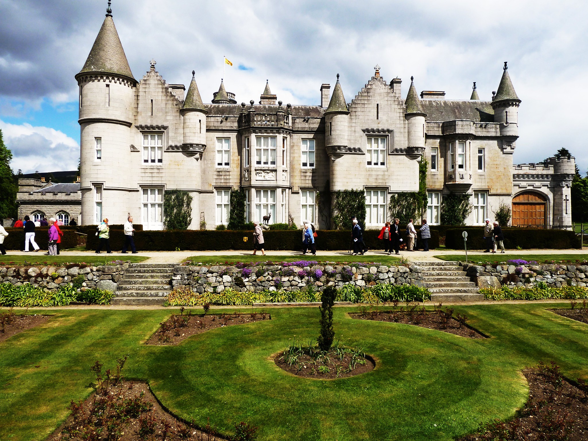 castle tours in scotland