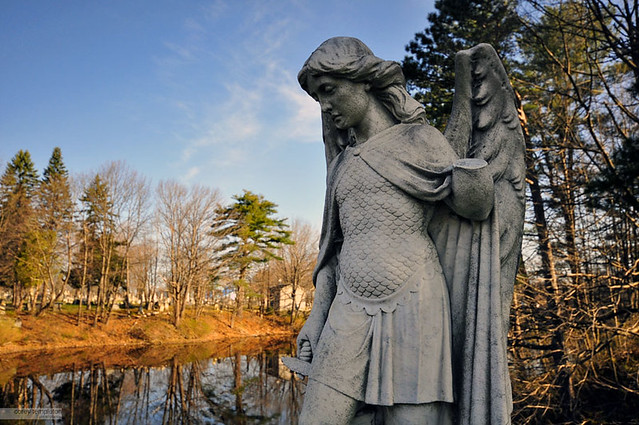 Calvary Cemetery An Angel With A Missing Arm Www Portland Flickr