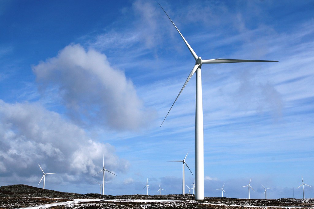 Vindmølle på Smøla | Smøla Wind Farm is a 68 turbine wind fa… | Flickr