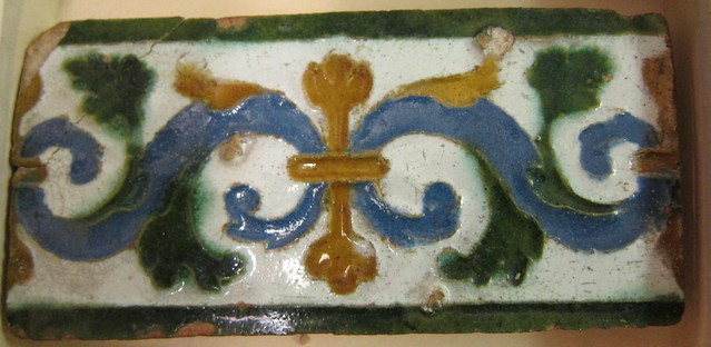 00008. Decorated/painted tile (1/3)
