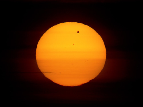 sun sunrise venus transit astronomy transitofvenus canoneos550d 901000mmrefractor
