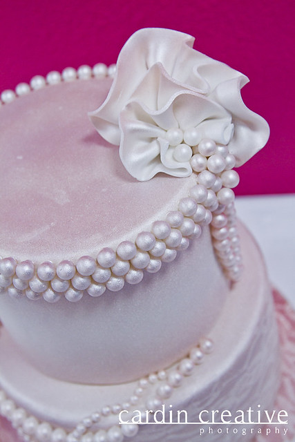 Lace and Pearls Wedding Cake