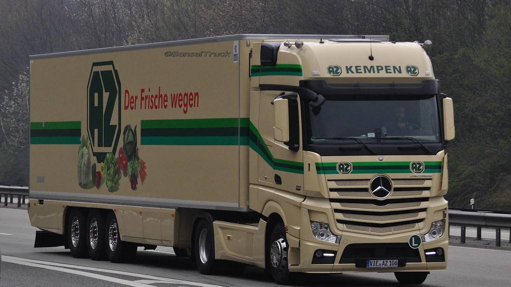 Diecast model cars Mercedes Actros 1/87 Herpa Gigaspace 6x4 green foncé Diecast model cars Mercedes Actros 1/87 Herpa Gigaspace 6x4 green foncé