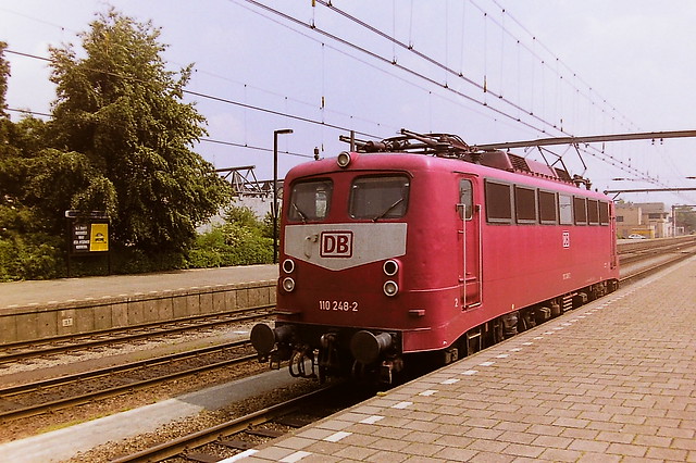 DEUTSCHE BAHN/GERMAN RAILWAYS CLASS 110 ELECTRIC LOCOMOTIVE  110248-2