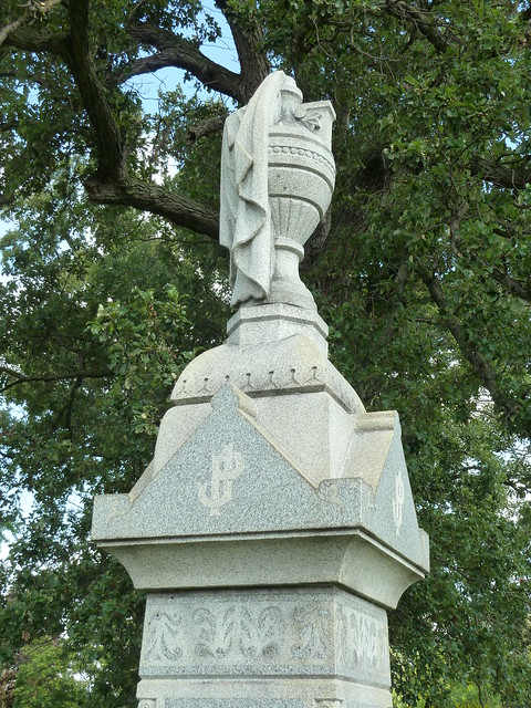 Chicago, Bohemian National Cemetery, Funereal Statuary
