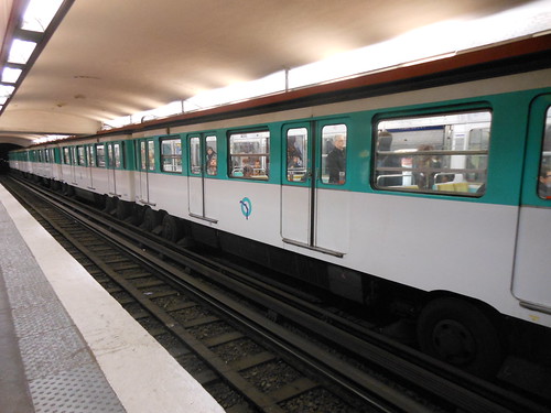 MP 73 - 2 mai 2012 (Ligne 6, station Daumesnil - Paris) (2)