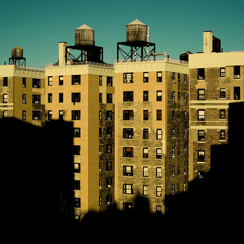 upperwestside by fotobananas, <a href="http://www.flickr.com/photos/fotobananas/sets/72157629910129849/detail/"><b>nyc</b></a>
nyc